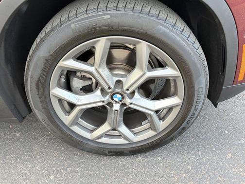 Aventurin Red Metallic 2023 BMW X3 sDrive30i