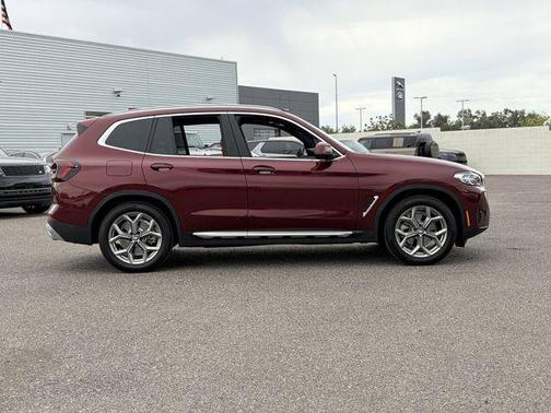 Aventurin Red Metallic 2023 BMW X3 sDrive30i