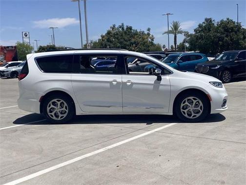 2023 Chrysler Pacifica Limited