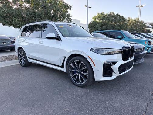 Mineral White Metallic 2021 BMW X7 xDrive40i