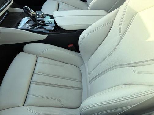Arctic Race Blue Metallic 2023 BMW 540 i