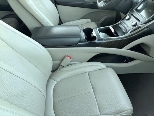 CERAMIC PEARL MET TRI-COAT 2019 Lincoln Nautilus Reserve