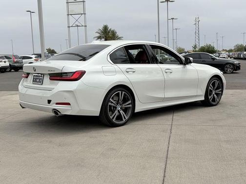 Mineral White Metallic 2024 BMW 330 330i