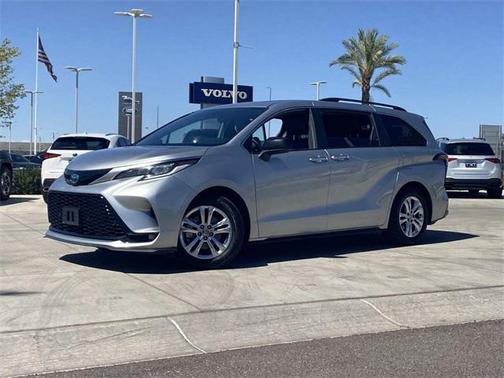 2022 Toyota Sienna XSE 7 Passenger
