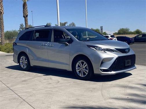 2022 Toyota Sienna XSE 7 Passenger