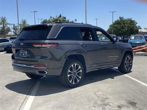 2022 Jeep Grand Cherokee Overland
