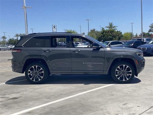 2022 Jeep Grand Cherokee Overland