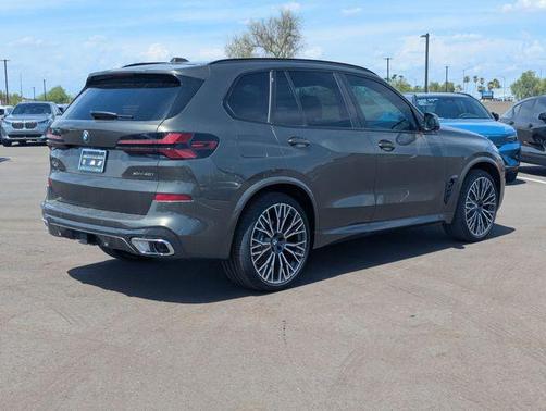 Manhattan Green Metallic 2026 BMW X5 xDrive40i