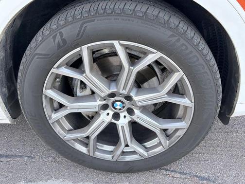 Mineral White Metallic 2019 BMW X7 xDrive40i