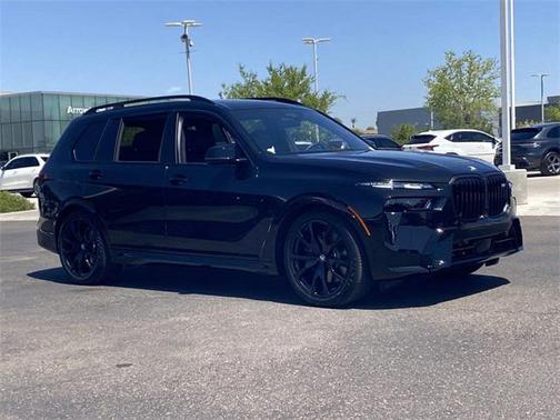 2025 BMW X7 M60i
