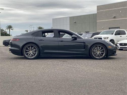 2019 Porsche Panamera 4