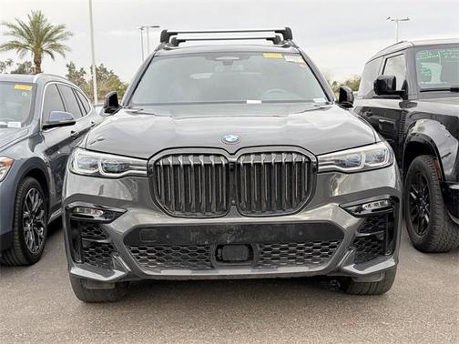 2022 BMW X7 M50i