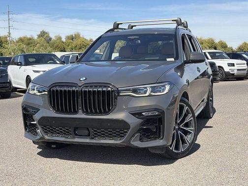 2022 BMW X7 M50i