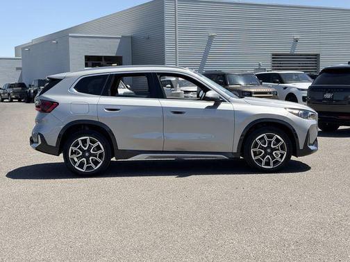 Space Silver Metallic 2026 BMW X1 xDrive28i