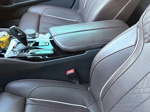 Alvite Grey Metallic 2022 BMW M550 i Xdrive