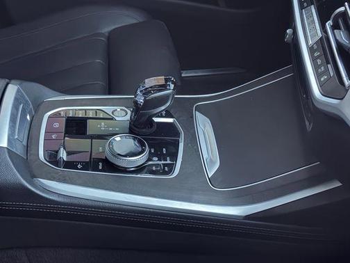 Alpine White 2022 BMW X7 xDrive40i