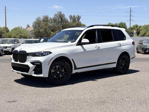Alpine White 2022 BMW X7 xDrive40i
