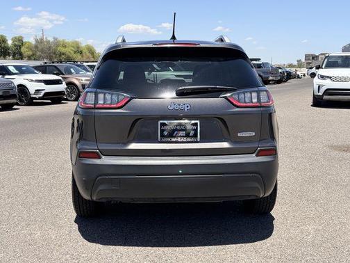 Granite Crystal Metallic Clearcoat 2019 Jeep Cherokee Latitude Plus