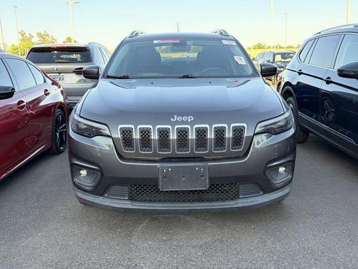 Granite Crystal Metallic Clearcoat 2019 Jeep Cherokee Latitude Plus