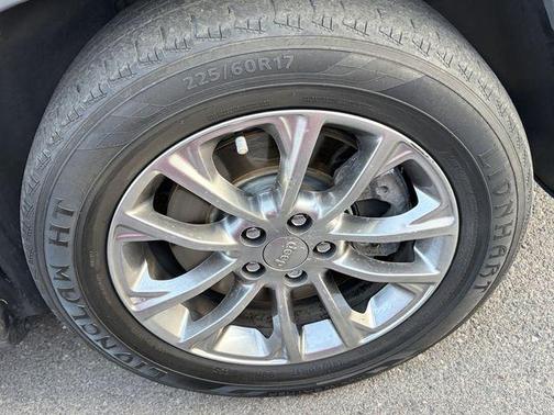 Granite Crystal Metallic Clearcoat 2019 Jeep Cherokee Latitude Plus