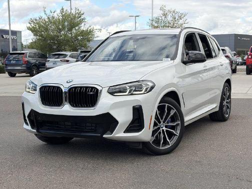 Mineral White Metallic 2024 BMW X3 M40i