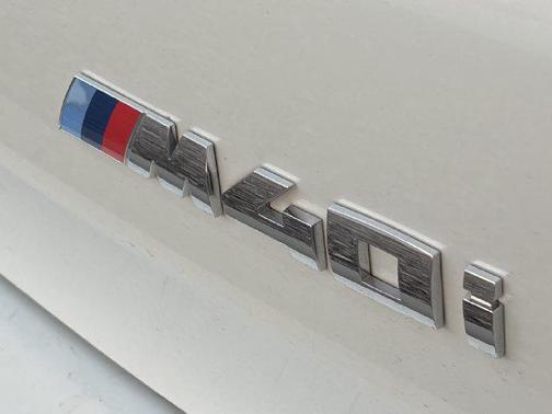 Mineral White Metallic 2024 BMW X3 M40i