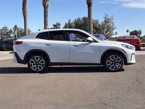 2025 BMW X2 xDrive28i