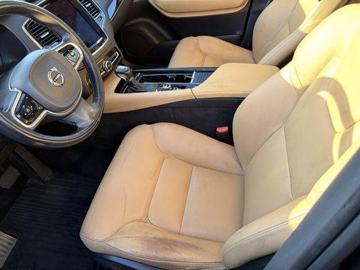 Onyx Black Metallic 2016 Volvo XC90 T6 Momentum