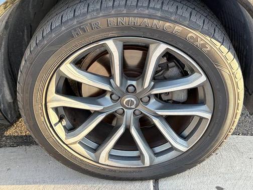 Onyx Black Metallic 2016 Volvo XC90 T6 Momentum