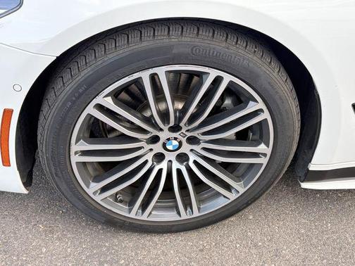 Alpine White 2018 BMW 540 540i