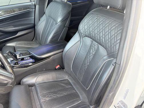 Alpine White 2018 BMW 540 540i