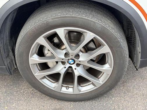 Alpine White 2023 BMW X5 sDrive40i