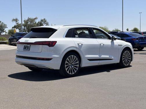 Glacier White 2019 Audi e-tron Premium Plus