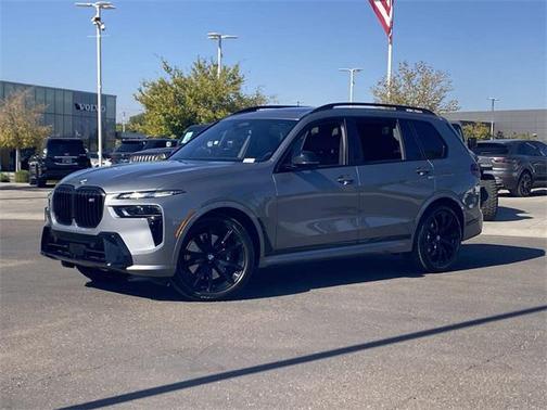 2025 BMW X7 M60i