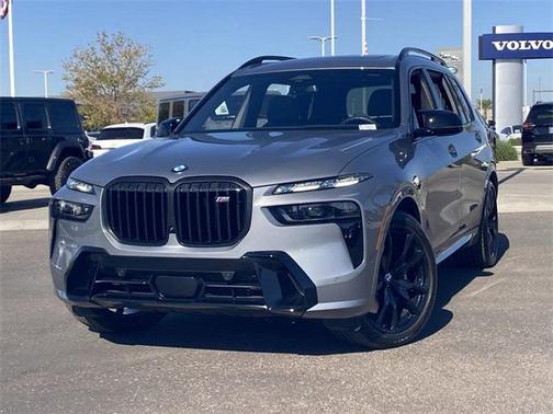 2025 BMW X7 M60i
