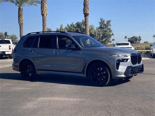 2025 BMW X7 M60i
