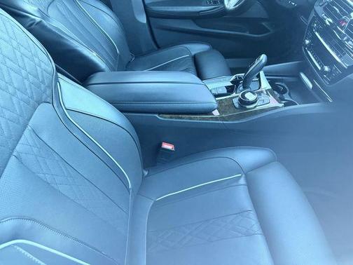 Alpine White 2020 BMW M550 i Xdrive