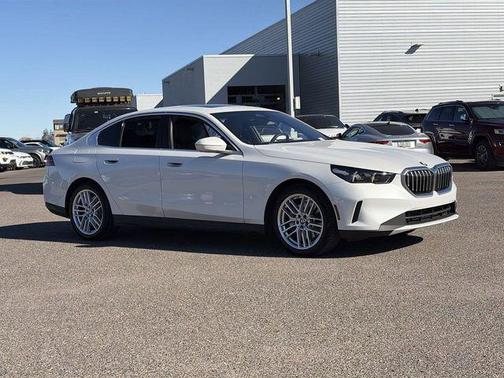 Mineral White Metallic 2025 BMW 530 530i