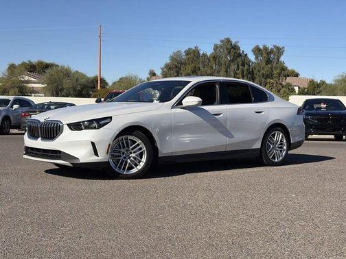 Mineral White Metallic 2025 BMW 530 530i