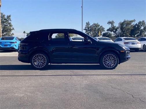 2023 Porsche Cayenne Platinum Edition