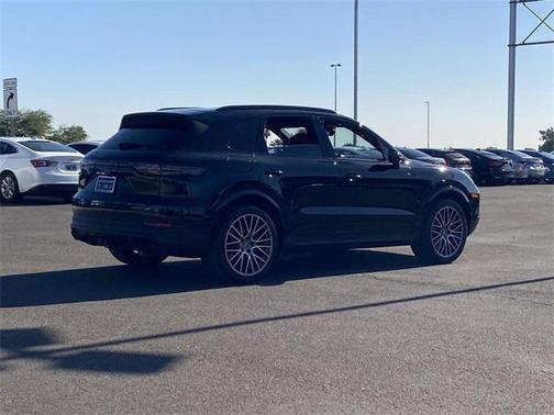 2023 Porsche Cayenne Platinum Edition