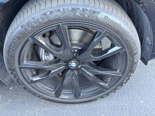 Black Sapphire Metallic 2025 BMW X7 xDrive40i