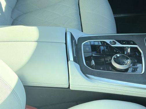 Skyscraper Grey Metallic 2024 BMW X7 xDrive40i