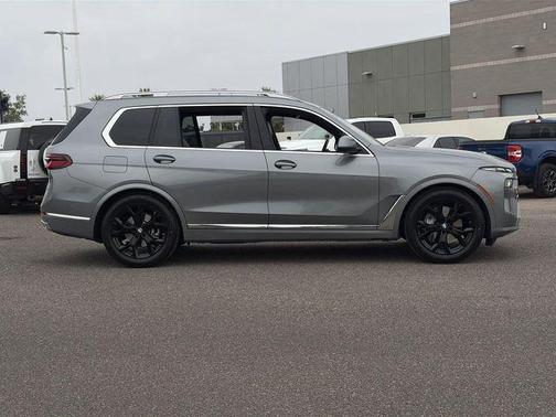 Skyscraper Grey Metallic 2024 BMW X7 xDrive40i