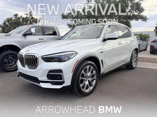 Mineral White Metallic 2023 BMW X5 PHEV xDrive45e