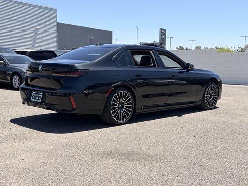 Black Sapphire Metallic 2025 BMW 750e i xDrive