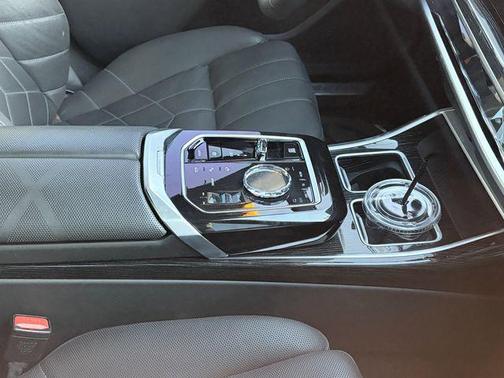Black Sapphire Metallic 2025 BMW 750e i xDrive