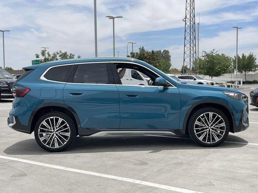 Blue Bay Lagoon Metallic 2025 BMW X1 xDrive28i