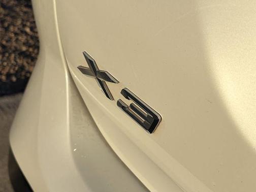 Mineral White Metallic 2023 BMW X3 xDrive30i