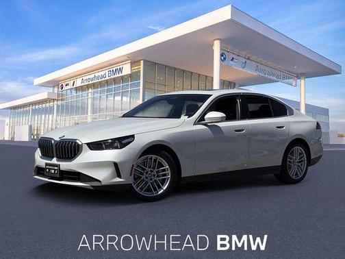 Mineral White Metallic 2025 BMW 530 i